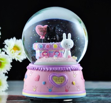 包邮黑白兔木车水晶球音乐盒八音盒情人生日礼物送女儿童创意可爱