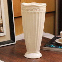 花瓶白色陶瓷现代简约日式可爱宜家风格小号家居家饰必备商务花器