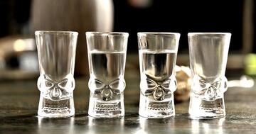特  骷髅 情调水晶玻璃4个装小酒杯酒具套件J0079