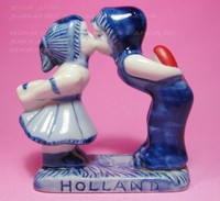 陶瓷对吻娃娃情侣礼物对吻装饰品工艺品 家居摆设结婚大小号