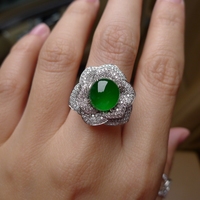 老坑辣色满绿起荧光翡翠戒指
