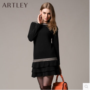 Artley秋冬新款小香风一字领羊绒连衣裙女士长款蛋糕裙摆纯羊绒衫