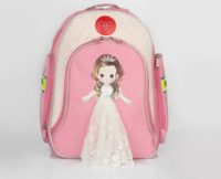 冬己娃娃正品 小学儿童书包可爱公主蕾丝娃娃女孩减重双肩包