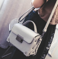 2016春季新款锁扣女包 欧美时尚个性铆钉小方包手提包