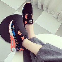 新潮皇后 韩版休闲女鞋网面透气涂鸦运动鞋迷彩学生跑步鞋