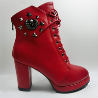 冬季新款红色婚鞋粗跟加绒马丁靴铆钉超高跟尖头女靴子欧美短靴潮