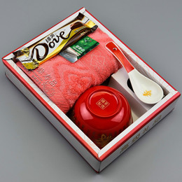 【A201】43g德芙 红竹纤维毛巾 中国红百寿碗勺 精品答谢礼盒