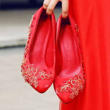 中式婚礼2016秋季新款红色高跟水钻婚鞋细跟尖头中跟绣花新娘子鞋