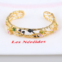 代购Les Nereides珐琅彩釉镶钻小花绿叶珍珠燕子手镯 女手饰品