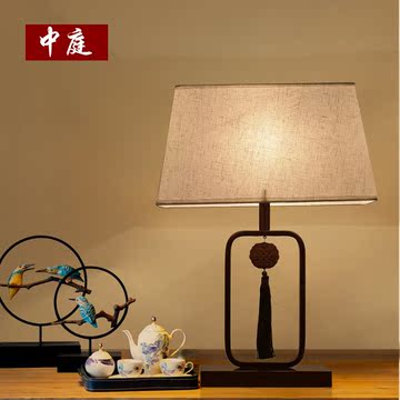 新中式台灯古典布艺装饰卧室床头灯复古铁艺客厅餐厅书房酒店灯具